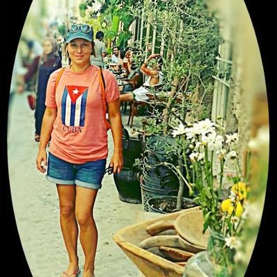 YasiOz's profile picture. karanlığı dağıtmaya hazır/
Ândere die Welt, sie braucht es!