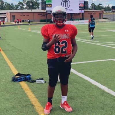 5’6 Offensive/Defensive lineman
Grinding for the Top
Moore Middle school🦄
If You not trynna better me move on.