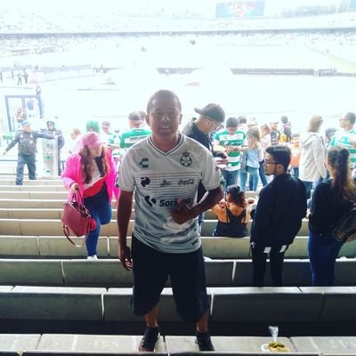 la vida me enseñó que soy un guerrero, y un guerrero nunca muere.(santos laguna♡)