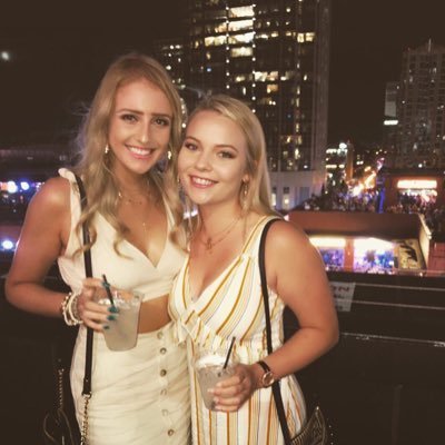 elle_louder's profile picture. 