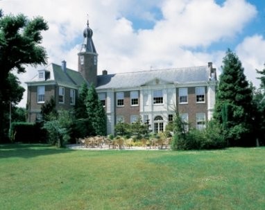 Tussen Heemskerk en de duinen ligt het NH Marquette met bijbehorend château als een oase van rust.