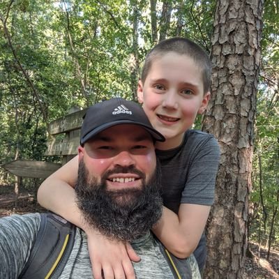 he/him/his.husby, papa, hip-hop loving sneakerhead...
protect, clean & customize sneakers ➡️ https://t.co/k7YnYCsv