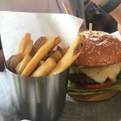 frostgiant24's profile picture. 会計/税務/米国株