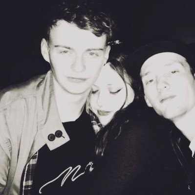 scarypetal's profile picture. private account & dolla dolla bills yall