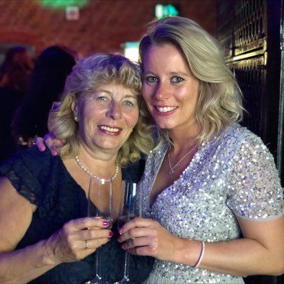 mummy_watts's profile picture. Rugby and Horse racing fan 🏉🐎 love to travel