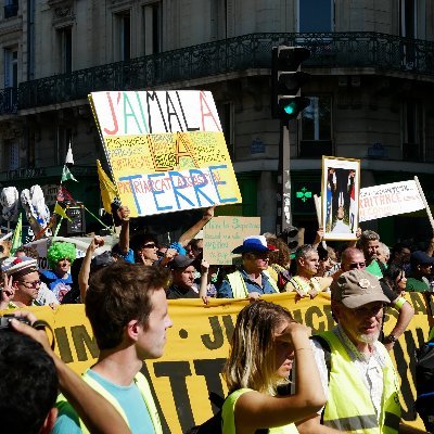 Comité créé par une 40aine d’organisations politiques, citoyennes, syndicales, associatives pour lutter contre la dérive autoritariste du pouvoir.