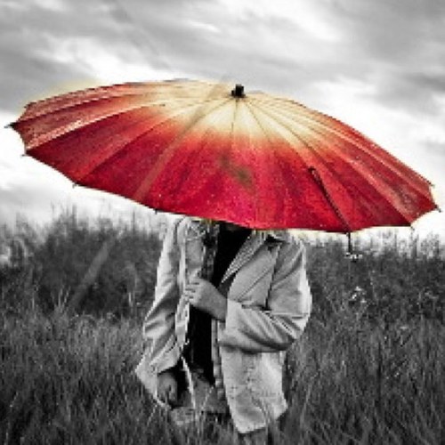 RedNagoya's profile picture. 力をはるかに越えた期待に近づけるように世界中を彷徨った。献身と愛を誤解して自衛本能にひたった。これから灼熱の砂漠や枯れた荒れ地をもう一度通りすぎていくかもしれない。。 次のステップのためにw 映画、音楽、イタリア料理が好物。花道より粋な路地裏を歩きたい。パリコレに通ってウンジュウネン、、