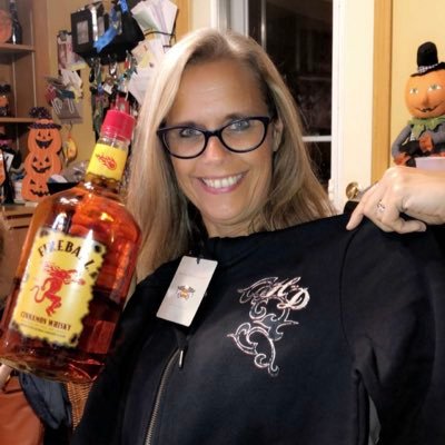 momja9's profile picture. 