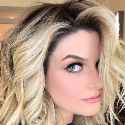 ny_cab's profile picture. New York girl who.. yeahh drives a cab ! Love food - music - art - films and big tips !