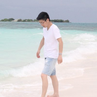 GaofengIs's profile picture. 懒人 | 电脑依赖症晚期，妄想用代码解决一切问题 | 狗熊掰棒子式的嗅探，令人血压飙升的［美图］［美文］［K线］