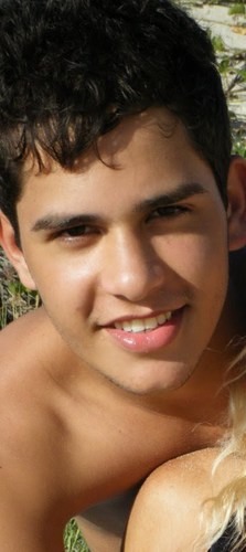 Colirio Capricho - Adoro conversa , brincar , festas õ/ , e fazer novas amizades é comigo msm ! entao me conta...  oqe tem pra Hj ?