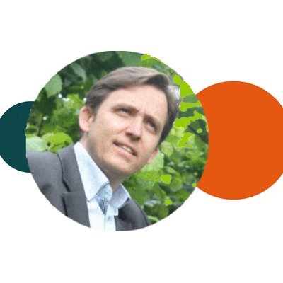 Dirigeant fondateur d' élecocité : fournisseur d'électricité d'impact dont chaque client rejoint un projet éco-citoyen, financé par ses consommations.