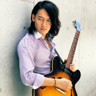 ●ギター・作詞作曲編曲やってます ●Logic使い●東京外国語大学フィリピン語→フィリピン留学を経験するも音楽の道を諦めきれず→フリーランスのミュージシャン ▶︎ジェジュン／吉田栄作／河野香恋／Porco'74s...etc。