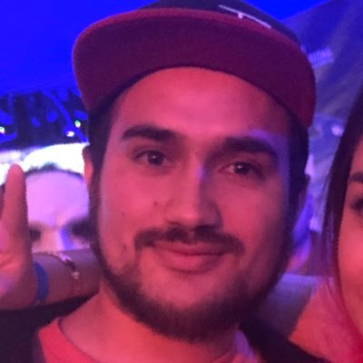 Ingeniero en negocios internacionales, Viajero en pausa por la pandemia y Moderation Chief en Twitch.