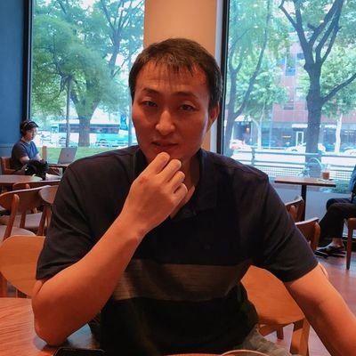 entropydown's profile picture. 내가 팔로윙하기전에는 그는 다만 하나의 헤프닝에 지나지 않았다. 내가 팔로윙할때 그는 내게로 와서 멘션이되었다.내가 팔로윙한것처럼 그대도 팔로윙해주오.그에게로 가서 나도 그대의 멘션이 되고싶다. 우리들은 모두 멘션이되고싶다. 나는 너에게 너는 나에게 잊혀지지 않는 트위터리안이 되고싶다.