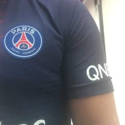 PSG et rien d’autre.... mon sang est rouge et bleu❤️❤️❤️ je follow back la team PSG