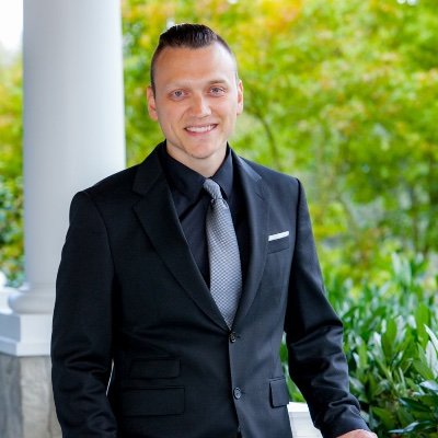 Real Estate Broker - Greater Seattle Area - Team Sno-King.
dedicated to providing useful information on the Seattle housing market.