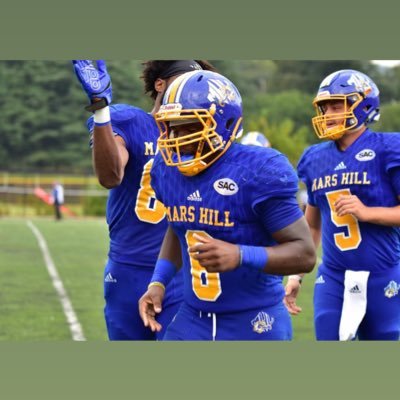 #6 RB at Mars Hill University ’22🦁 📸-chriss.robertss IG-chriss.robertss