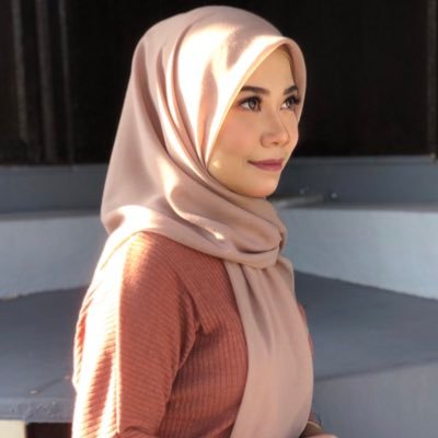 Roslianaj1's profile picture. eat well, travel often 🌴