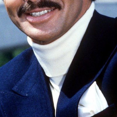 SGogles's profile picture. Inventor of the turtleneck™️📟