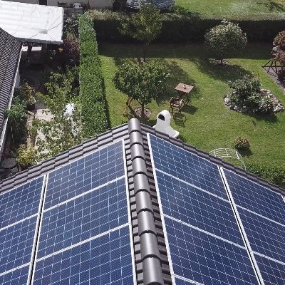 Geschäftsführer der JAMP GmbH mit Sitz in Wuppertal steht für erneuerbare Energien wie Photovoltaikanlagen, Solar-Stromspeicher und Klein-Windkraft.