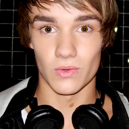 I love one Direction loaaadsss 
LiamPayne X