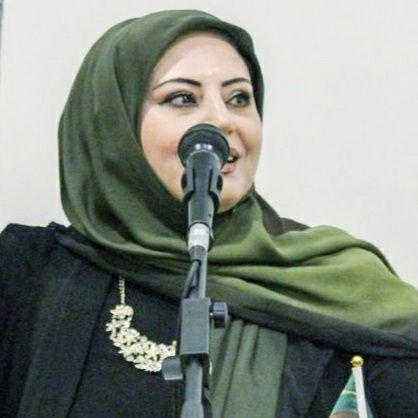  .راقٍ بطبعِكَ في علاكَ جميلُ ..
يكفيهِ حُسنُكَ في المَدى قنديلُ ..
الحرفُ انتَ كَمَالهُ وجمالهُ ..
كم ذا تغنّى في هواكَ خليلُ ..!