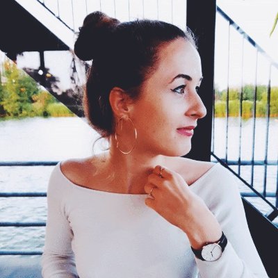 amelieded's profile picture. Journaliste. slash/ community manager. slash/ Amoureuse de vintage, passionnée de couture et autres activités manuelles, assoiffée de bonnes adresses...