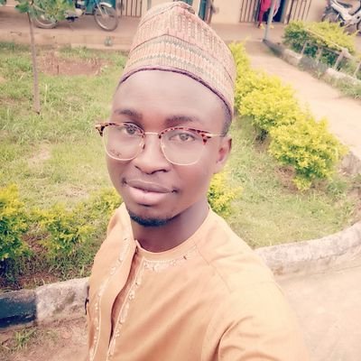 Silent is d best answer to your critics 🎃
proudly Muslim 🌙
Manchester united fan ⚽
chocolate liker & lover👄👅 
Political Scientist 🎓🎓
