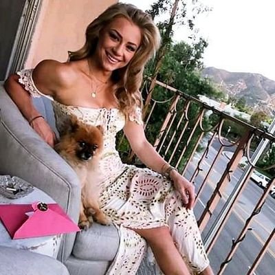 MarieWr86032190's profile picture. Simple.