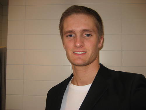A 22 year old from Reykjavik Iceland! Bsc in Financial Engineering. Love icehockey, football and working out !
