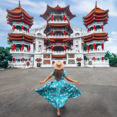Supporting & sharing travel inspiration by female travelers! ➹Created by: @latravelgirl 📥Contact: travelinladiesinfo@gmail.com