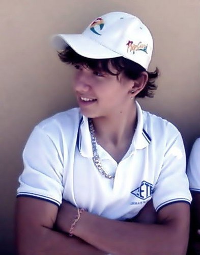 Sou simplismente, o tipo CERTO de garoto ERRADO,♪  (:
