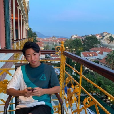 Gota Arai Twitter પર 荒井豪大は昨日スペイン のマドリードに来ています めっちゃ楽しいです 今日はレアルマドリードのホームタウンを見学して 近くのスポーツバーでレアル対バルセロナをマドリード市民と一緒に観戦するからめっちゃ楽しみだぜ Http T Co