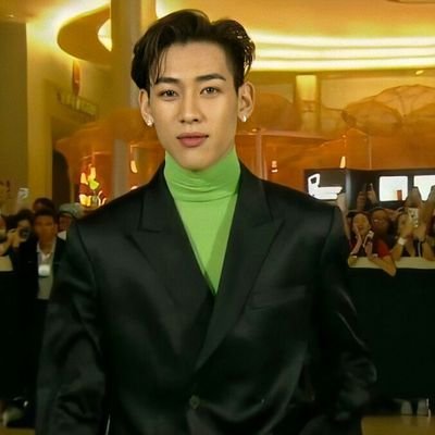fABkgC0j6C8VeKM's profile picture. 