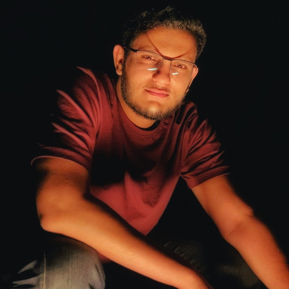 Geet is the portfolio of commercial and experimental projects of Abdurahman Ghaith. a film maker and a motion designer based in Libya.