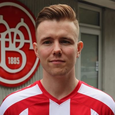 JacobKragelund's profile picture. Former Professional FIFA player for @aabsportdk & @TRICKED_esport 🇩🇰🎮 
🥈 & 🥉 in @eSuperligadk S1 & S4 - Jacobkragelund@hotmail.com
Living in 🇲🇹