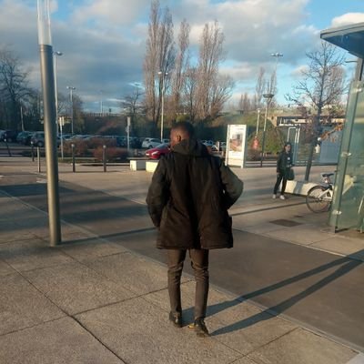 DidiSerge1's profile picture. lorsqu’on fait des choix faciles , la vie devient difficile  ! j'aime la vie 😊#suis un fainéant qui s’est mis au travail