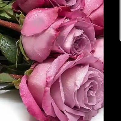 وَتَعْظُمُ في عَينِ الصّغيرِ صغارُها وَتَصْغُرُ في عَين العَظيمِ العَظائِمُ