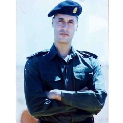 جروحي “كلها أوسمة” على صدري ،،،،🚬...
che guevara arab