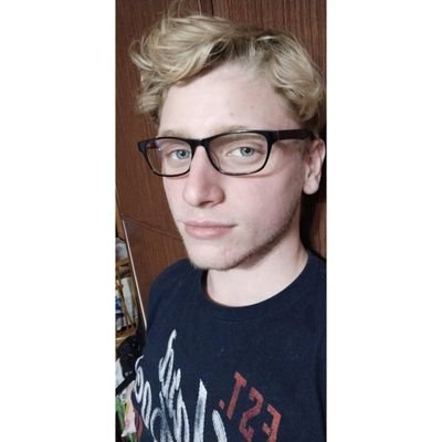 PolakAlex's profile picture. KPS | Alex Koszko | 7355608 
Pasado de rosca como tornillo sin tarugo
Intenso like all Scorpians