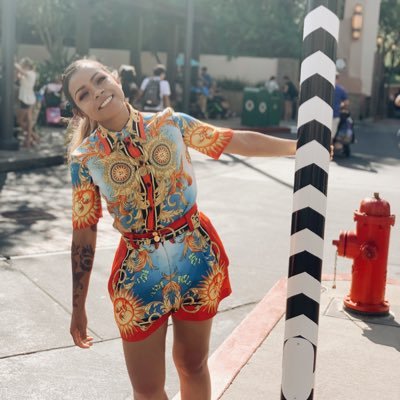 Briana. 27. Gamer and streamer. https://t.co/34opVwly98