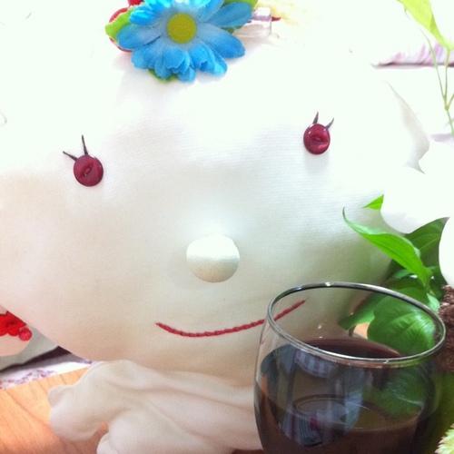 Shoco7's profile picture. 愛嬌だけ？現在に至る？おいしいお酒とおいしい食べ物が幸せを呼ぶよね。映画や本で号泣できます。水の中が大好きでダイビングしてました。水風呂大好きで銭湯には水風呂標準装備してほしいです。サウナ水風呂大好き。笑って毎日を過ごしたいわ。そのためには世界平和！（壮大！）