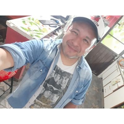 resistiersen's profile picture. No sé muy bien qué hago acá.