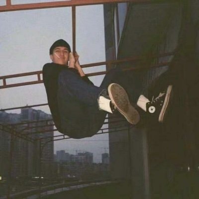 wonderfultttree's profile picture. xp是：锦纶 👔👞黑🧦/记录发疯/ 别问我什么属性 纯看心情