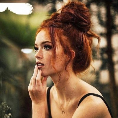 xTheAutumnWitch's profile picture. "And the sun took a step back, the leaves lulled themselves to sleep and Autumn was awakened." WT: #RowanAsh #Fake #DivineKindred