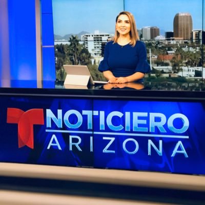 Anchor y reportera de @telemundoaz Amo la música, hacer reír y hablar con acento que no es el mío.