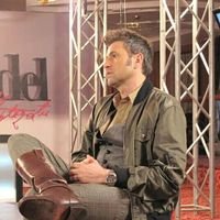 GuicheSandris's profile picture. homme d'affaires