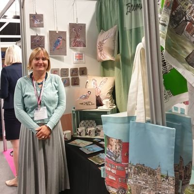 Bristol Artist & designer, producing British made contemporary souvenirs inspired by UK cities. Bespoke artwork & giftware for museums & galleries.