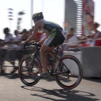 Padre de 🧍‍♀️🧍‍♀️ Marido de una mujer maravillosa . Nadar, pedalear y sobre todo correr me dan la vida.